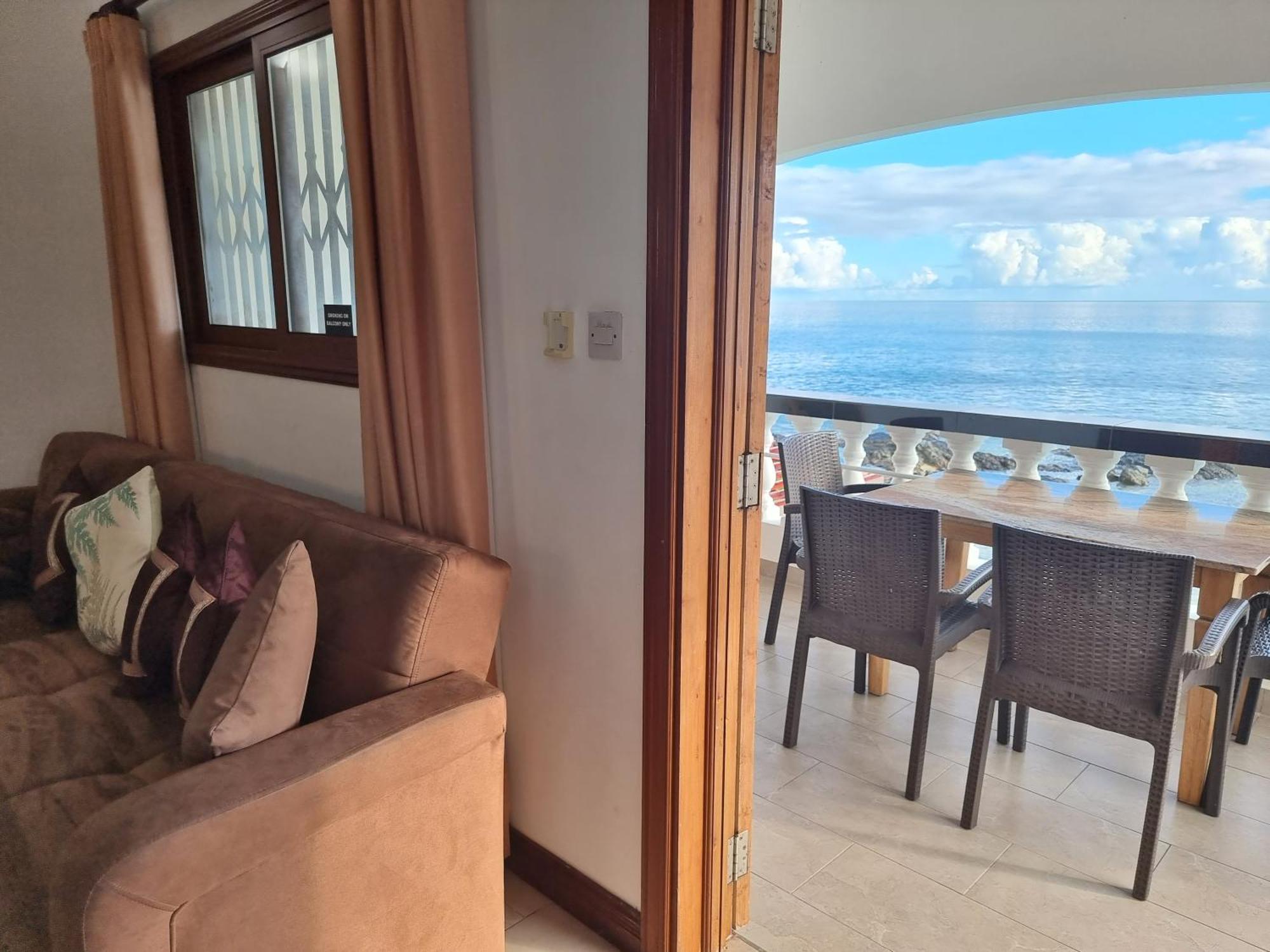 The Drake Seaside Apartment โบวาลง ภายนอก รูปภาพ