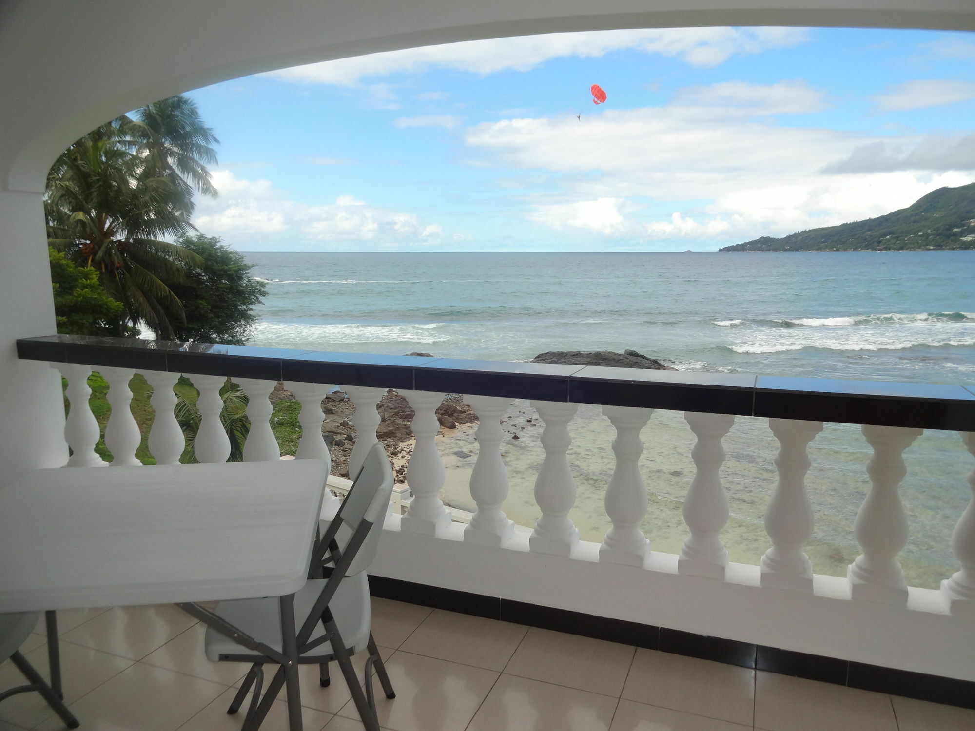 The Drake Seaside Apartment โบวาลง ภายนอก รูปภาพ